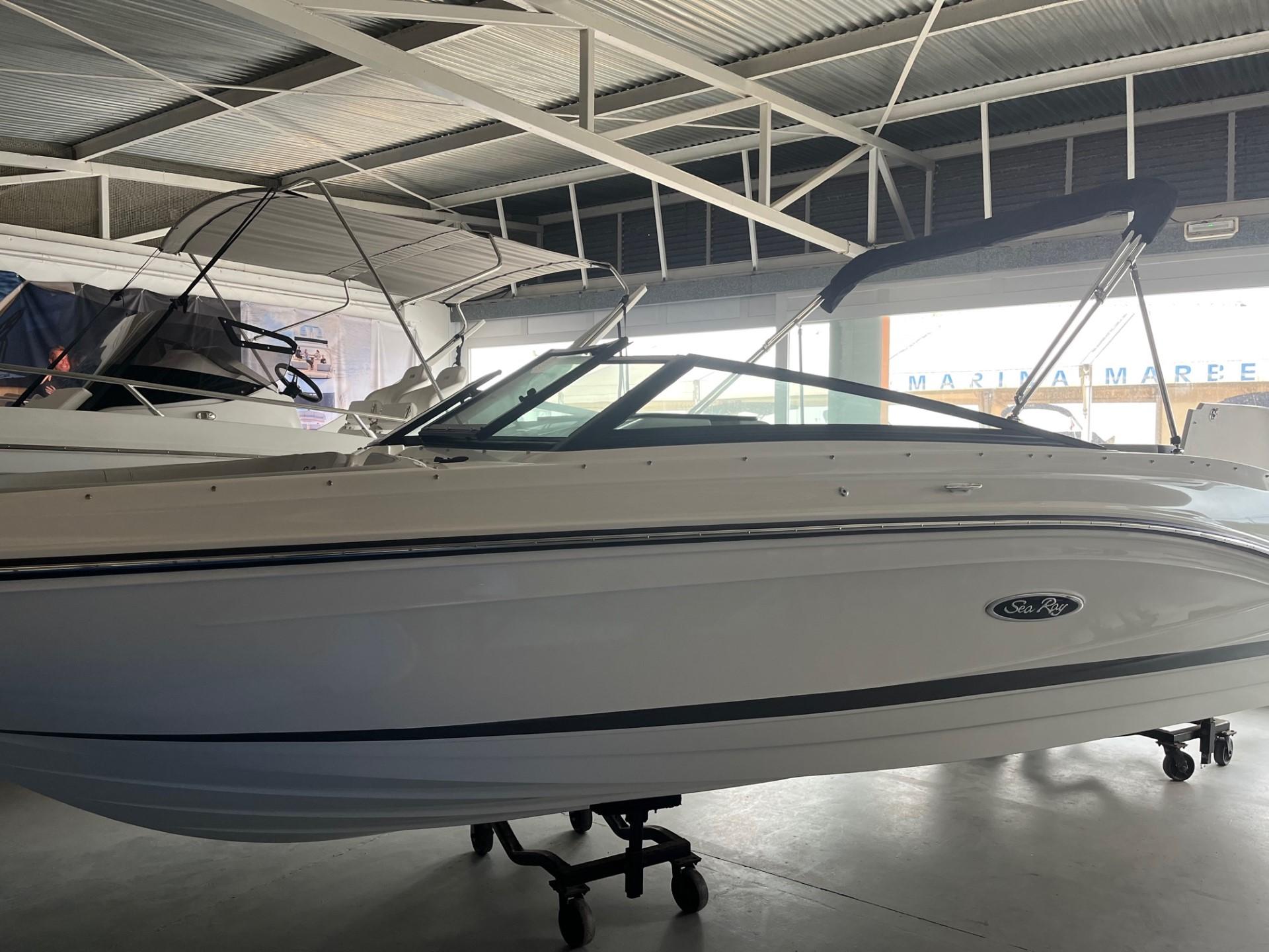 Sea Ray 230 SPX stock 2024 (1)