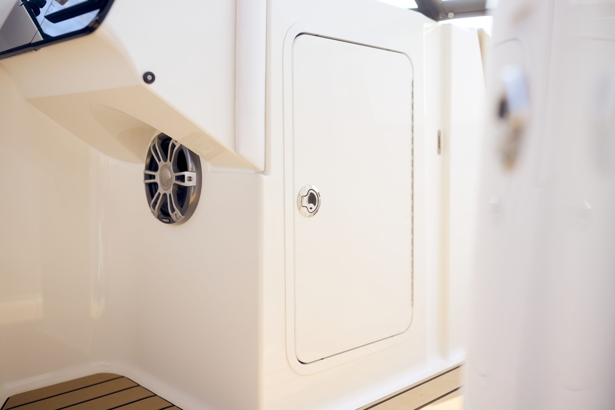 SDX 270 Surf port cockpit compartment