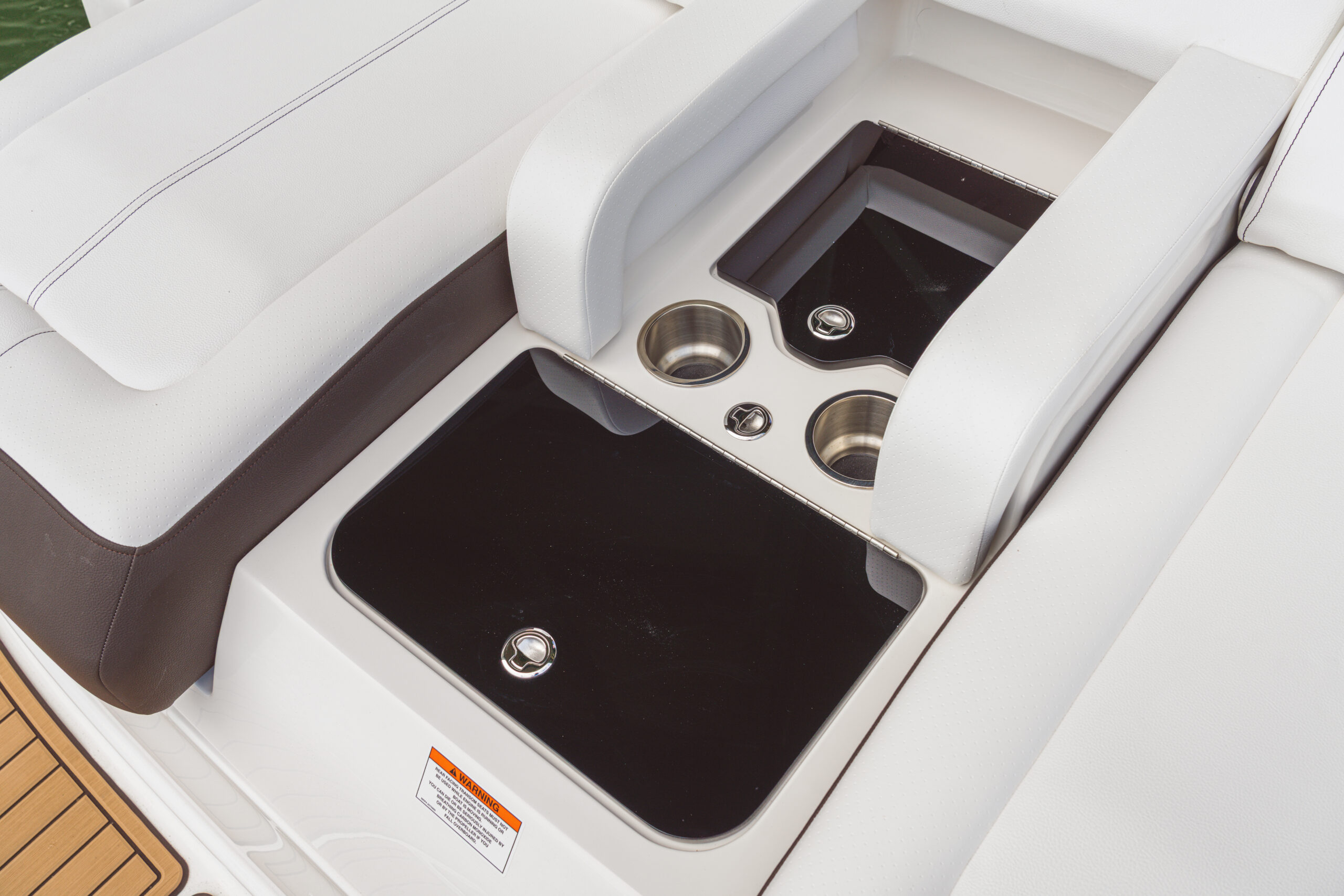 SDX 290 cup holders and transom storage