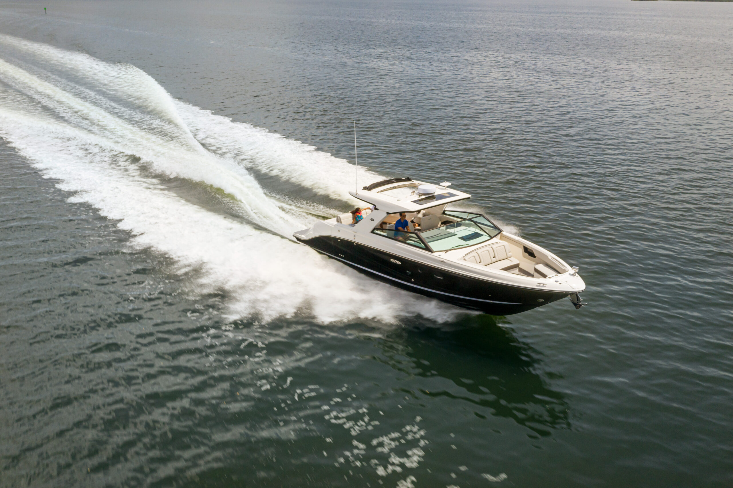 2026-SLX-400-SLX400-running-starboard-bow-three-quarter-01324-2