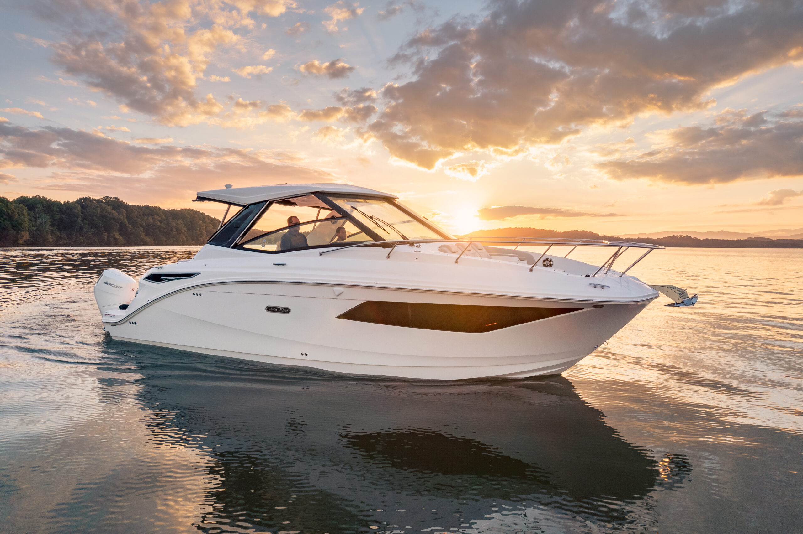 Sundancer 320 Outboard at sunset