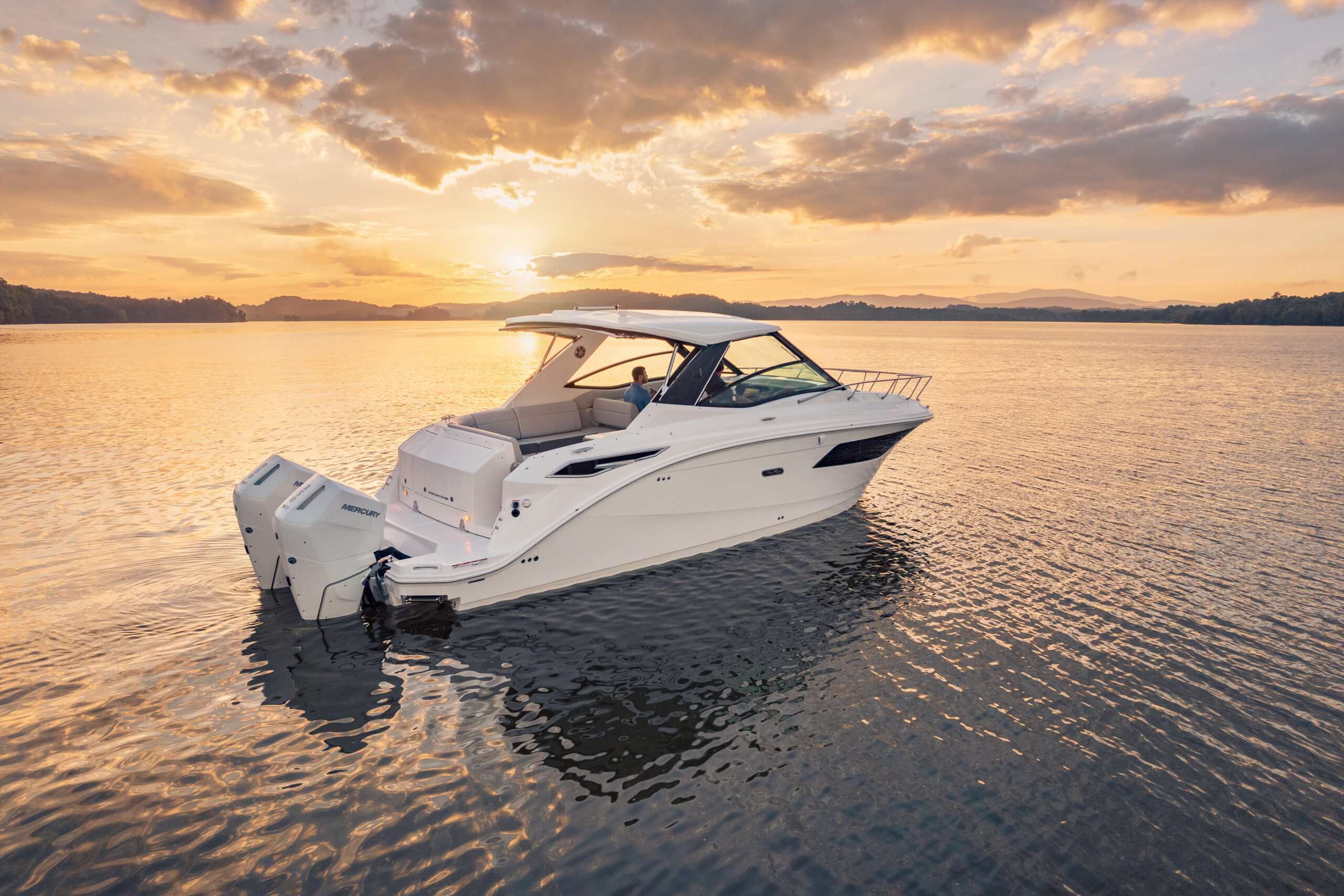 Sundancer 320 Outboard at sunset