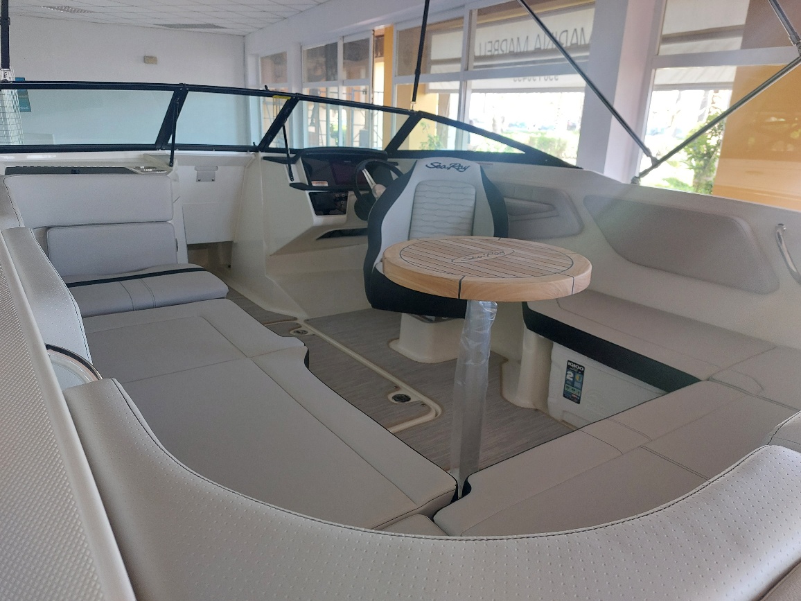 Sea Ray 210 SPX OB MArbella nueva stock (3)